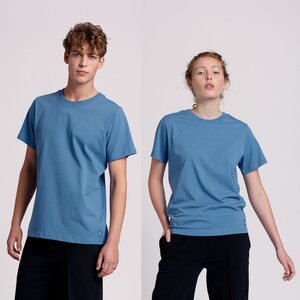 KOS T-Shirt mit 2x2 Rib Halsausschnitt Unisex - AFORAWORLD