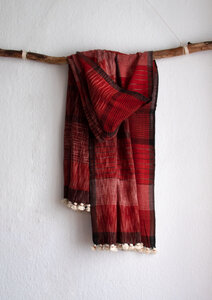 Roter Schal aus Bio-Baumwolle mit Bommeln - Raani