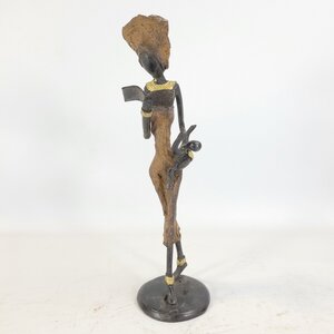Bronze-Skulptur "Frau mit Buch & Kind an der Taille" by Issouf | 25cm | Unikate - Moogoo Creative Africa