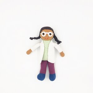 Maria Curiosa Wissenschaftlerin Puppe - Pebble