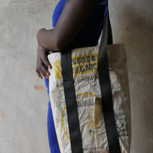 upcycling shopper | recycling shopper aus altem Zementsack - Nyuzi Blackwhite