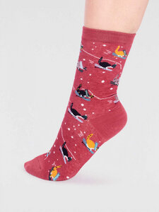 GOTS Socken Modell: Amaryllis Skiing Cat - Thought