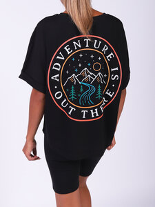 Oversize T-Shirt Frauen Adventure is out there - watapparel