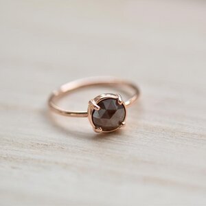 Goldener Ring mit Diamant im Rosenschliff Vertius - Eppi
