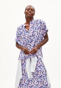 MAAIKE MULTI FLORAL - Damen Bluse Oversized Fit aus TENCEL Lyocell - ARMEDANGELS