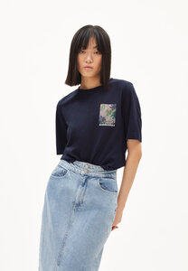 LAYAA FLORAA - Damen T-Shirt Loose Fit aus Bio-Baumwolle - ARMEDANGELS