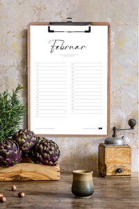 12 Monatskalender mit Klemmbrett in DIN A4 als immerwährender Kalender mit einzelnen Monaten, Geburtstage, als Familenplaner - Portia by Callidus Designs