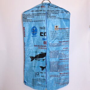 Kleidersack 'SUIT BAG' - upcycelte Fischfuttersäcke - REFISHED fair fashion