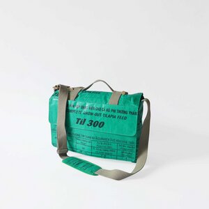 Tasche 'MESSENGER BAG' - upcycelte Fischfuttersäcke - REFISHED fair fashion