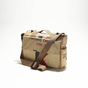 Tasche 'MESSENGER BAG' - upcycelte Zementsäcke - REFISHED fair fashion