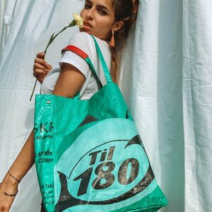 Tasche 'BUSINESS BAG' - upcycelte Fischfuttersäcke - REFISHED fair fashion