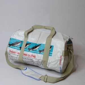 Tasche 'SPORTY BAG' - upcycelte Fischfuttersäcke - REFISHED fair fashion
