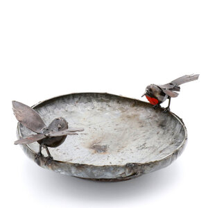 Vogeltränke "Rotkehlchen" aus Recycling-Metall zur Gartendekoration - Mio Moyo