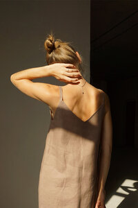 Leinenkleid mit V-Ausschnitt - Linen dress with V-neckline - 100% Bio-Leinen - gust.