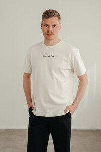 Unisex T-Shirt mit Oversized Fit und gesticktem Logo aus Bio-Baumwolle - Sonho Stories