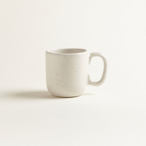 Handgemachte Tasse mit Henkel aus Steinzeug | Kollektion TRADITIONELL - onomao