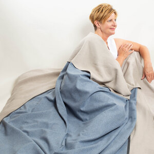 Kühlende Bettdecke | Leinenlaken und leichte Wolldecke aus Feinloden - nahtur-design