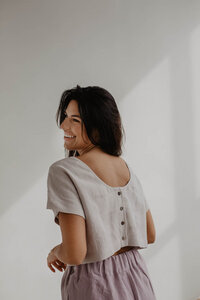 Leinen-Crop-Top mit Knöpfen LISA - AmourLinen