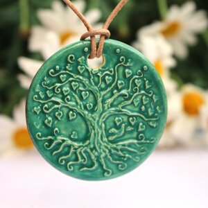 Schmuck aus Keramik, Medaillon Elefant, Lotus und Lebensbaum - Schönes aus Indochina