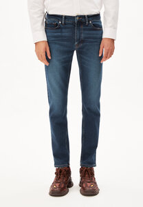 IAAN COMFORT - Herren Straight Leg Mid Waist aus recyceltem Baumwoll Mix - ARMEDANGELS