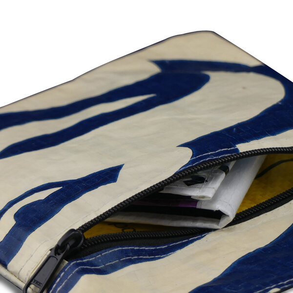 Upcycling Deluxe Upcycling CrossBody Bag Amara aus Zementsack bei