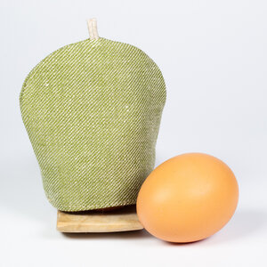 Eierwärmer aus Bioleinen mit Feinloden | Bring Farbe auf Deinen Tisch - nahtur-design