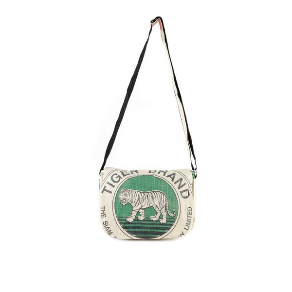 Upcycling Deluxe Messenger BagUp Small aus Zementsack Avocadostore