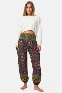 Warme Loungewear Haremshose für Damen aus kuscheliger Bio-Baumwolle mit Sternenmuster - paigh