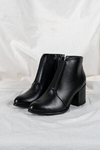 HANA plant based ankle boots: black - AGAZI