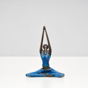 Bronze-Skulptur Yoga "Adeline" | by Hamidou | Unikate - Moogoo Creative Africa