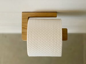 Toilettenpapierhalter aus Holz zur Wandmontage - ekengriep