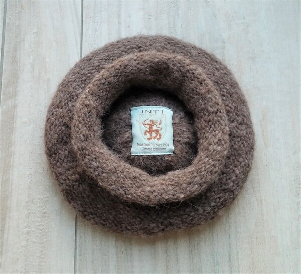 INTI Knitwear - Mütze handgestrickt aus Baby-Alpaka von INTI Knitwear ...