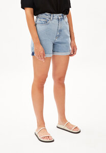 SHEAARI - Damen Jeans Shorts aus recyceltem Baumwoll Mix - ARMEDANGELS