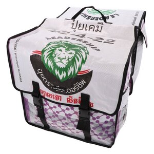 Doppelte Fahrradtasche aus recycelten Zement- oder Fischfuttersäcken - Mumba - MoreThanHip