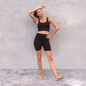 BIBI - Damen - Kurze Biker-Shorts aus elastischem soften Tencel/Biobaumwoll-Mix mit doppelter Taillenpartie - Jaya
