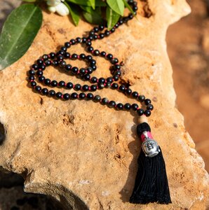 Mala Kette "Protection"| geknotet aus schwarzen Obsidian-Perlen | Buddha-Anhänger aus Sterling Silber - Divasya