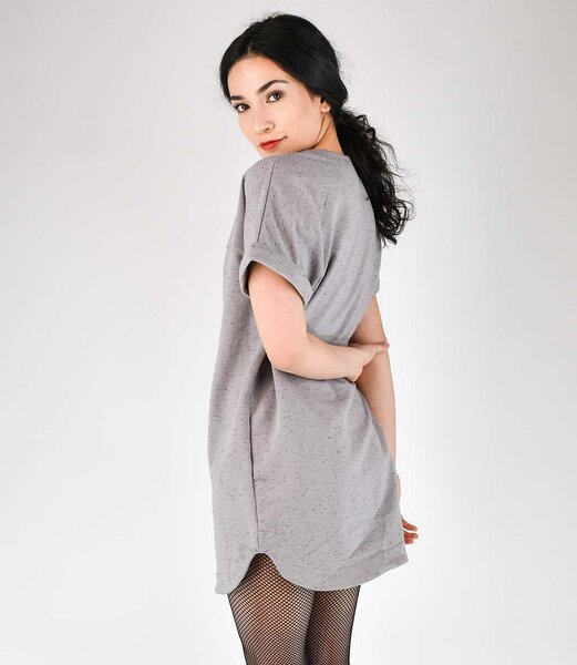 Fräulein Stachelbeere Langes Sweatshirt Kleid in grau Fräulein Stachelbeere Langes Sweatshirt Kleid mit Kapuze