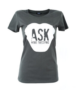 ASK MORE QUESTIONS - Frauen T-Shirt - Lena Schokolade