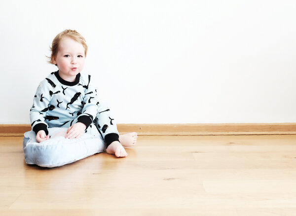 Larkwood Baby//Kleinkind Cotton Interlock Langarm Integral Schlafanzug
